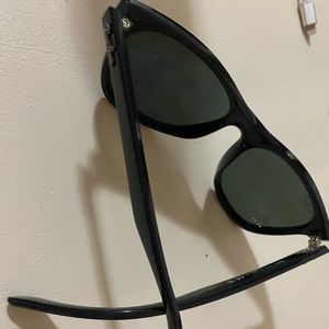 RayBan Wayfarer Polarized sunglasses